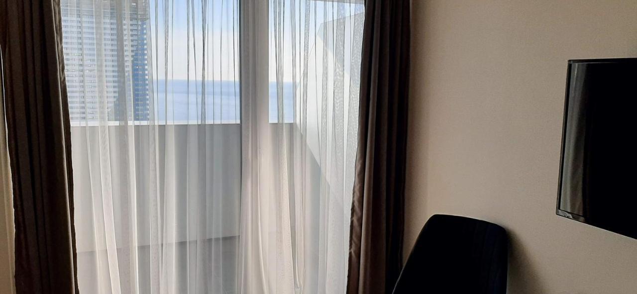 Alliance Palace Sea View Apartment Batumi Exterior foto