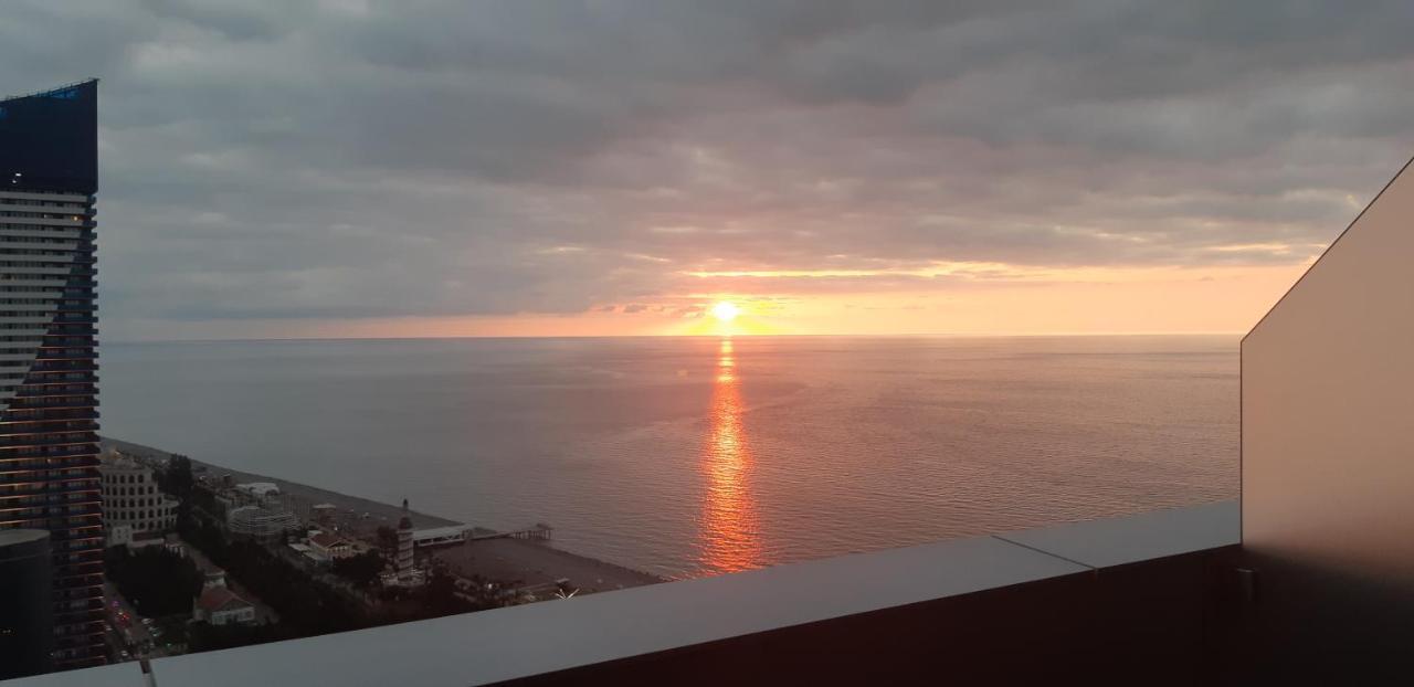 Alliance Palace Sea View Apartment Batumi Exterior foto